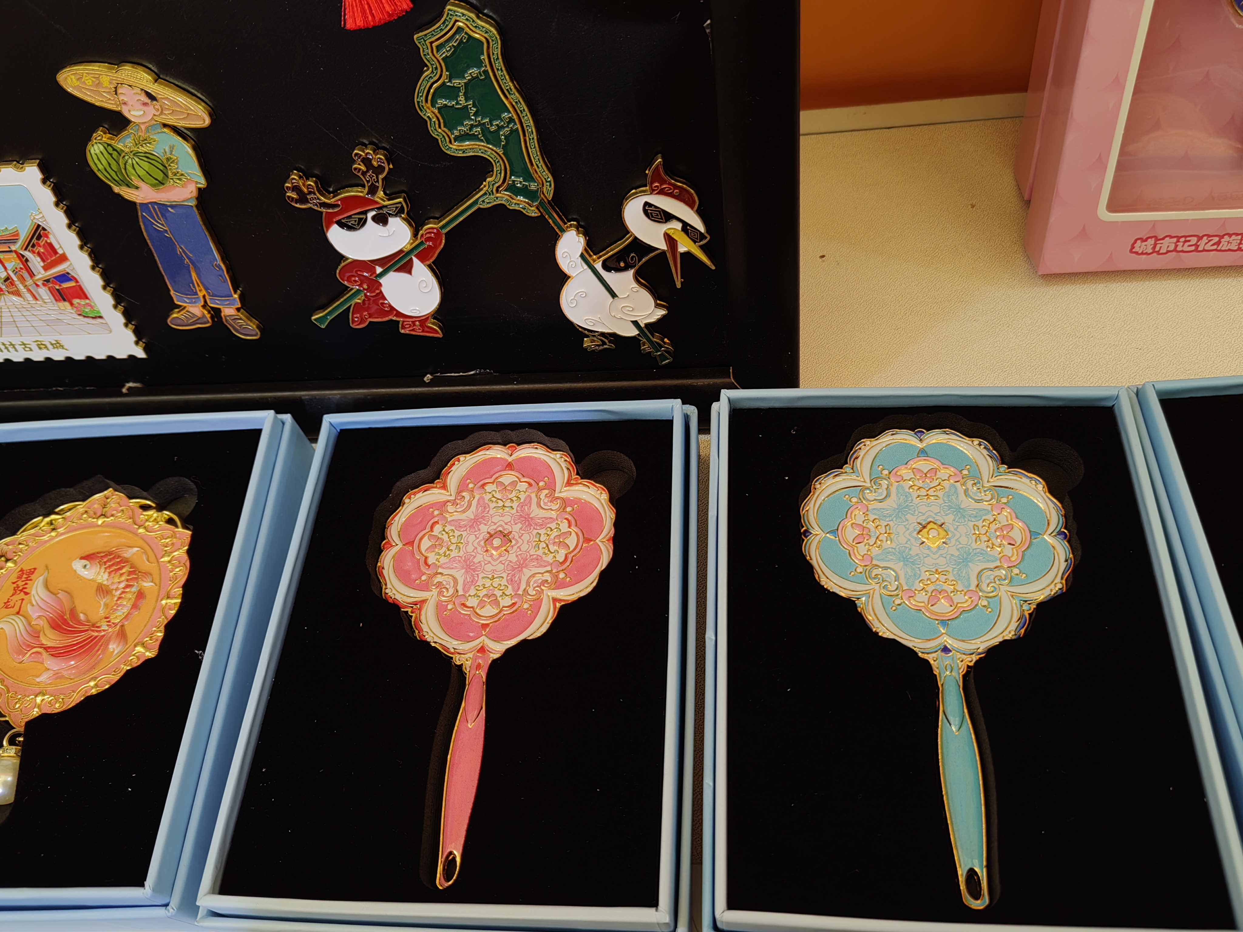 Bonnie Craft представляет различные магниты на холодильник в новом международном выставочном центре Шанхая